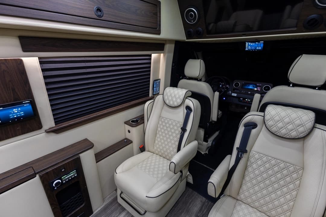 2025 Mercedes Benz V-Cruise Sprinter Executive Van - Image 17