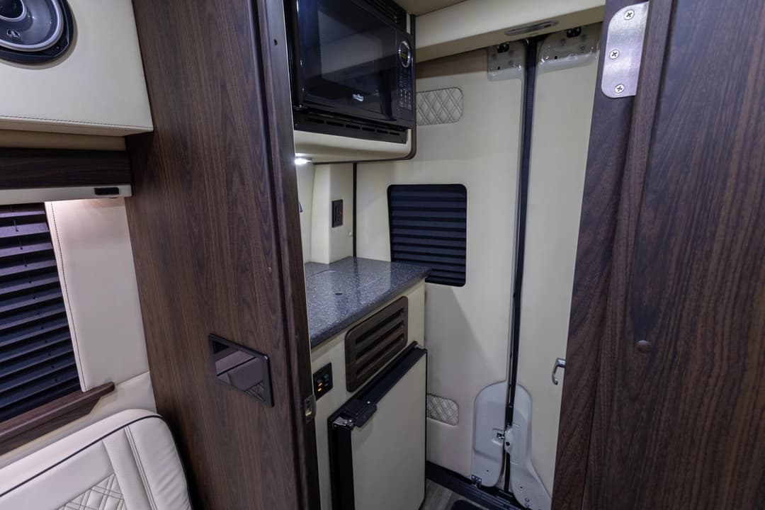 2025 Mercedes Benz V-Cruise Sprinter Executive Van - Image 23
