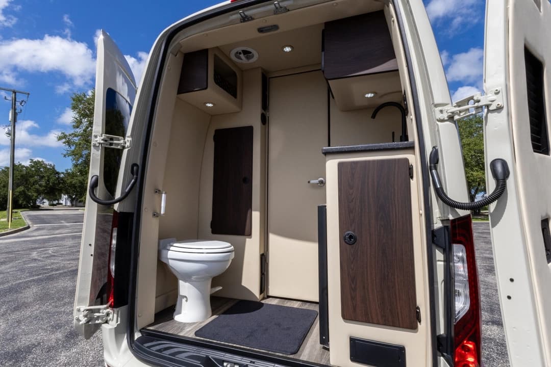 2025 Mercedes Benz V-Cruise Sprinter Executive Van - Image 27