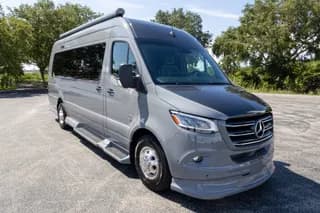2025 Mercedes-Benz V-Cruise Sprinter bus