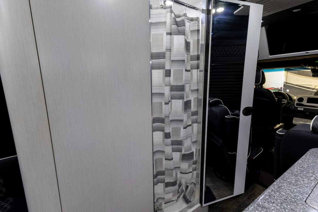 2025 Mercedes-Benz V-Cruise Sprinter Executive Van - Image 30