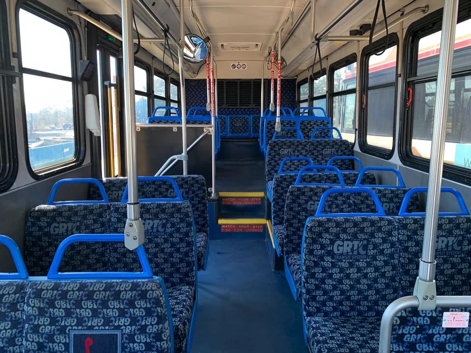 2010 Gillig Low Floor Transit Bus - Image 2