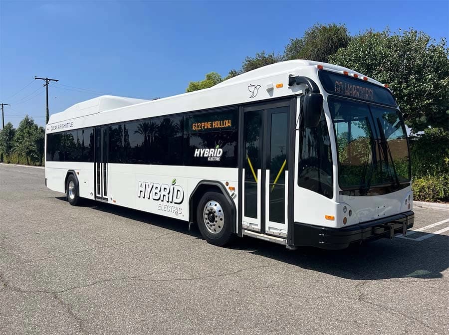 2010 Gillig BRT-HEV Transit Bus - Image 1