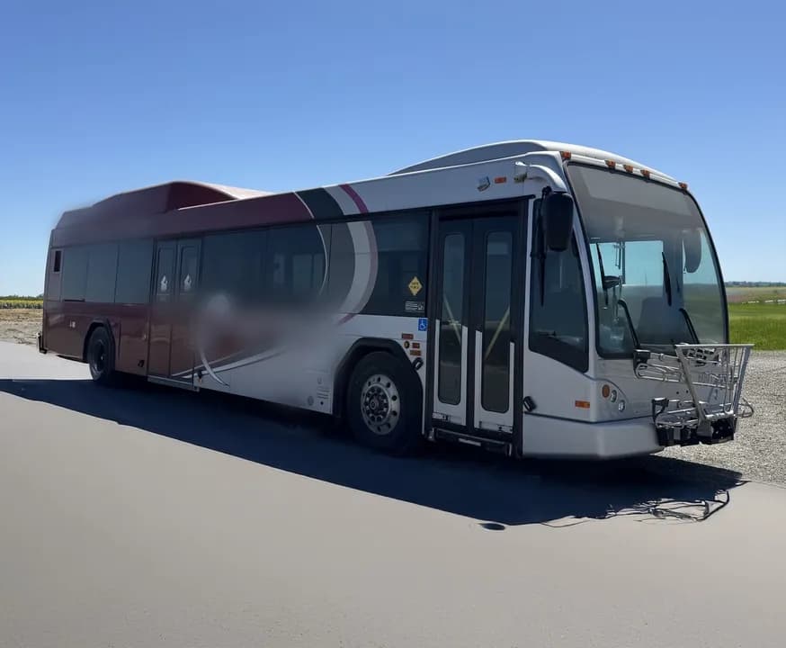 2006 Gillig 40ft Hybrid Low Floor Transit Bus - Image 1