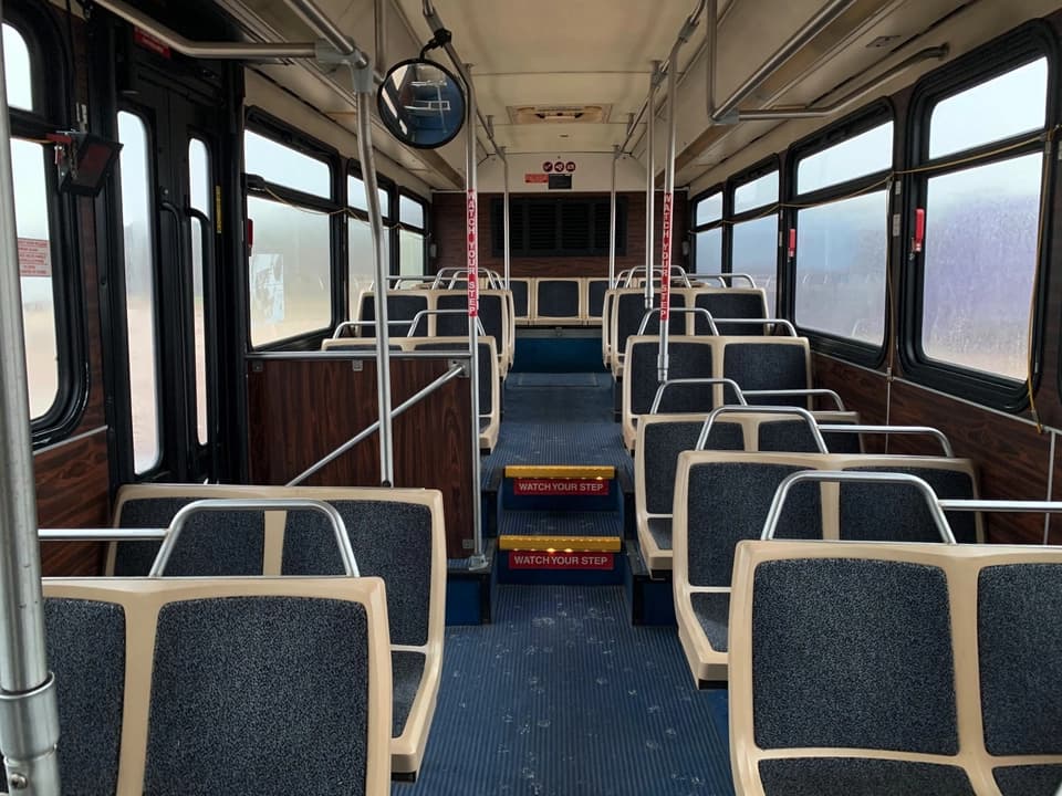 2000 Gillig G18D102N4 Transit Bus - Image 2