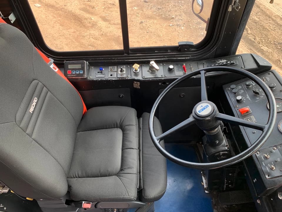 2000 Gillig G18D102N4 Transit Bus - Image 3