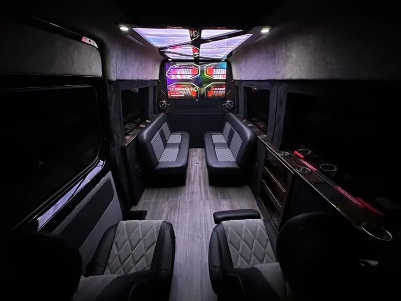 2015 Mercedes-Benz Sprinter 2500 - Image 8