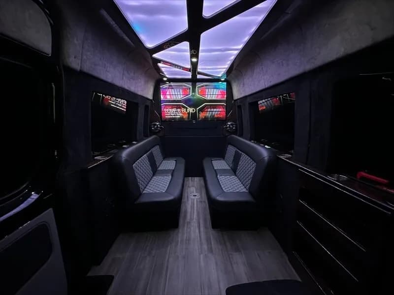 2015 Mercedes-Benz Sprinter 2500 - Image 9
