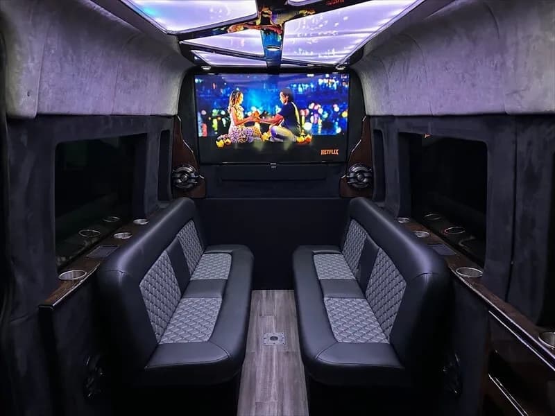 2015 Mercedes-Benz Sprinter 2500 - Image 10