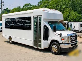 2021 Ford E450 bus