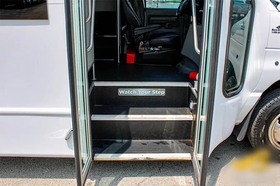 2021 Ford E450 Shuttle Bus - Image 3