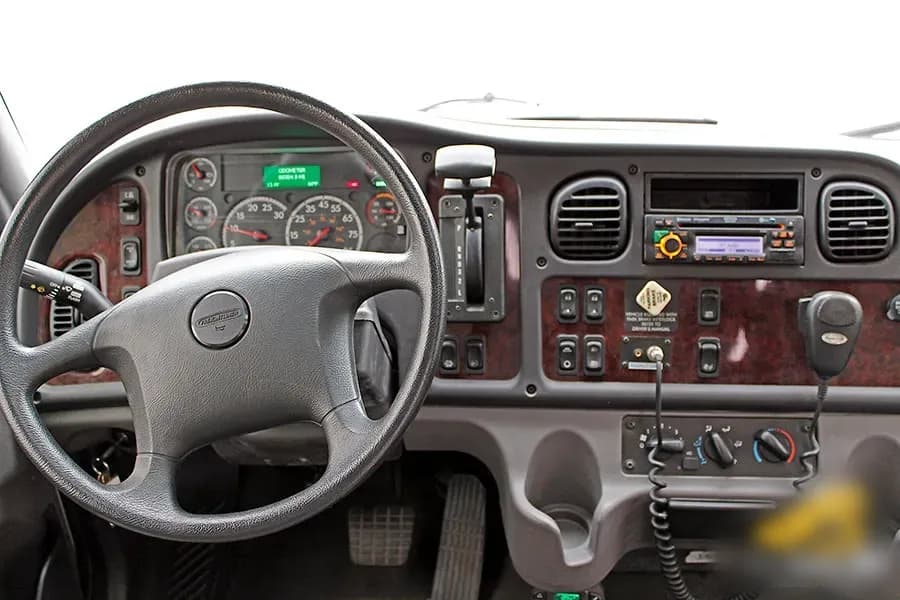 2018 Freightliner S2C Shuttle Bus - Image 5