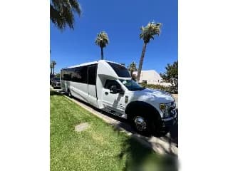 2016 Ford F-550 bus