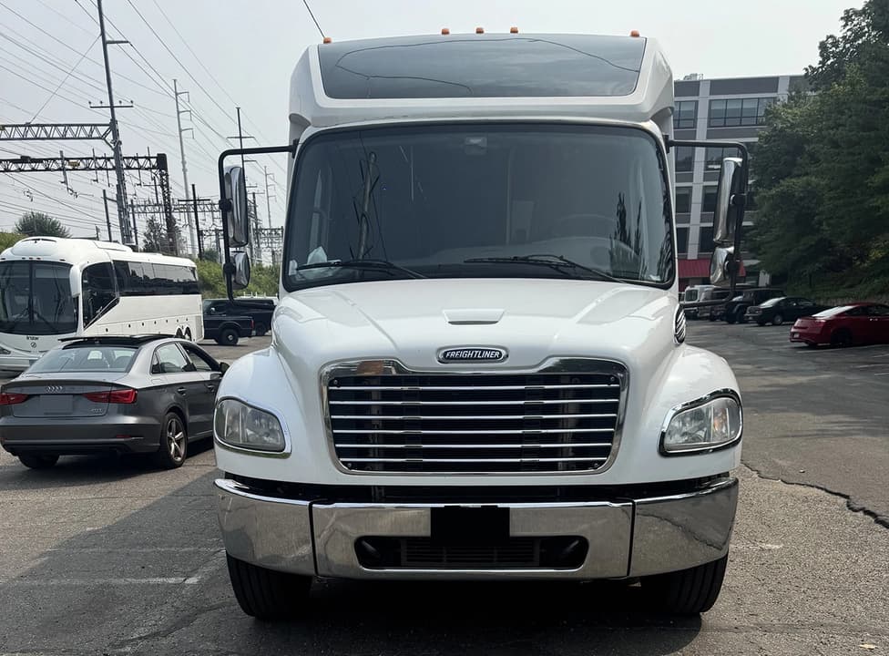 2016 Freightliner M2 Grech GM40 Executive Shuttle - Image 2