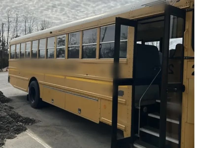 2013 International 3000 School Bus - Image 4