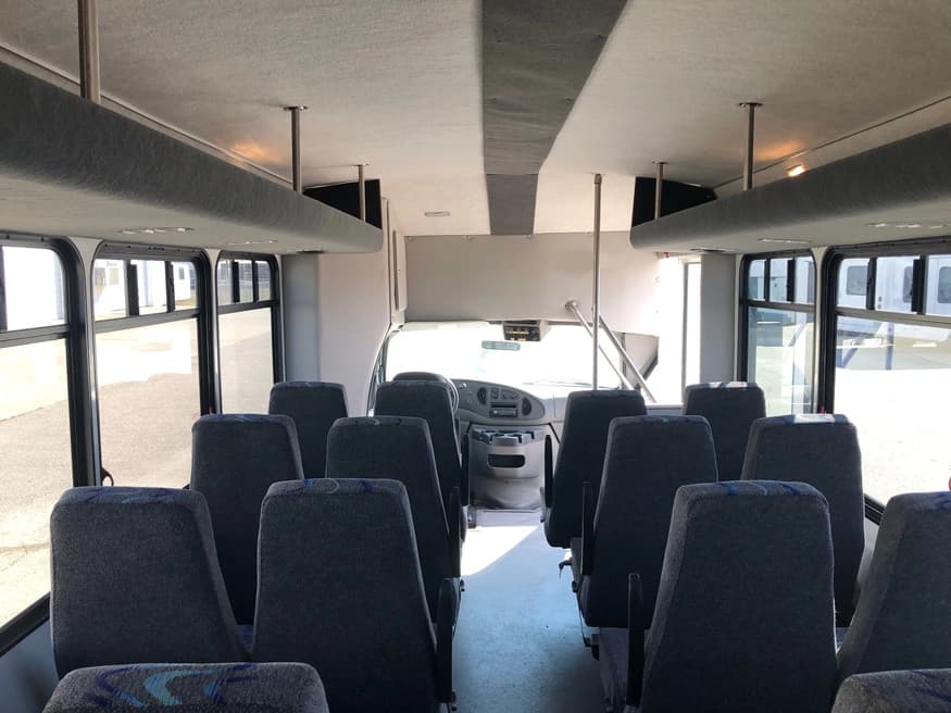 2007 Ford E450 Starcraft Allstar Shuttle Bus - Image 3