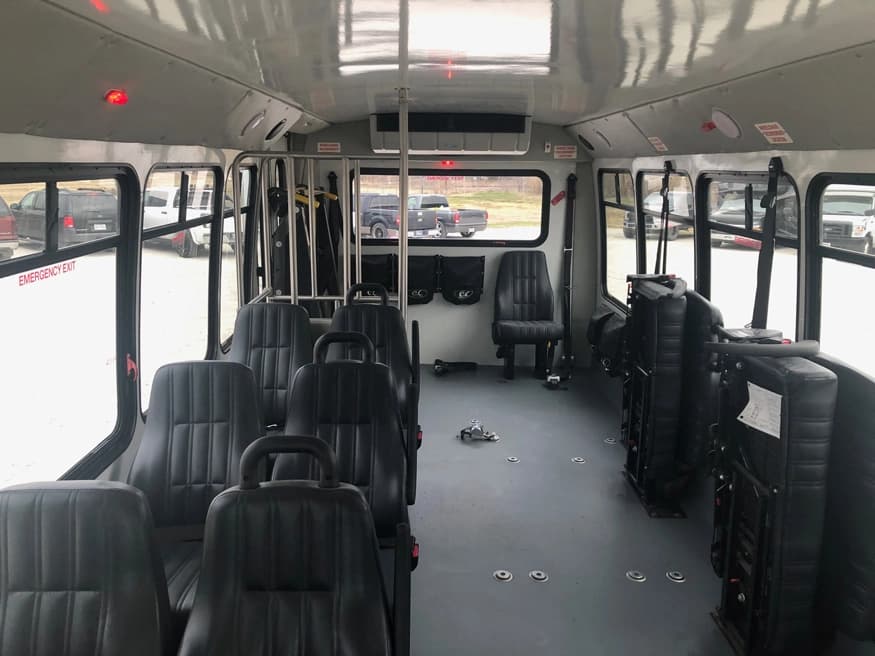 2019 Ford E450 Elkhart Coach Shuttle Bus - Image 4