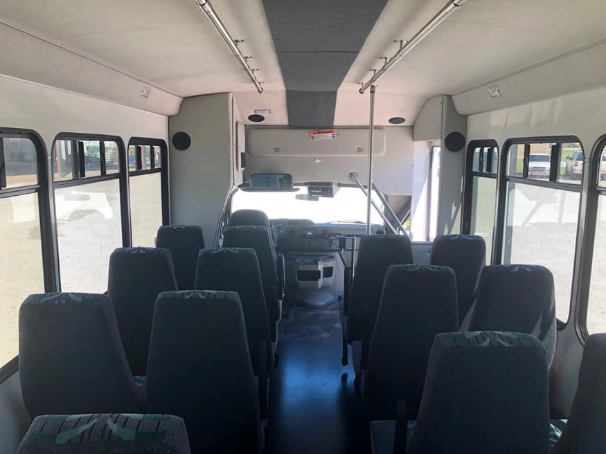 2015 Ford E450 Starcraft Allstar Shuttle Bus - Image 3