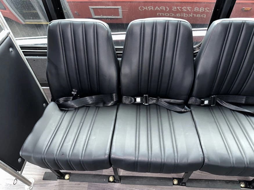 2021 Ford F550 Glaval Entourage Shuttle Bus - Image 5