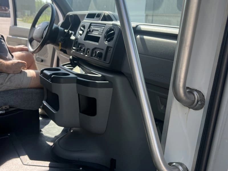 2016 Ford E350 Shuttle Bus - Image 5