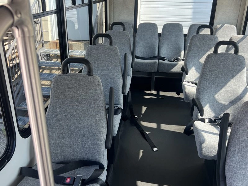 2016 Ford E350 Shuttle Bus - Image 6