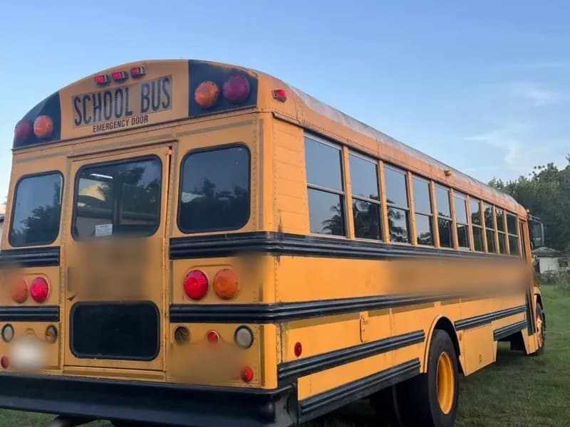2002 International School Bus - Image 5