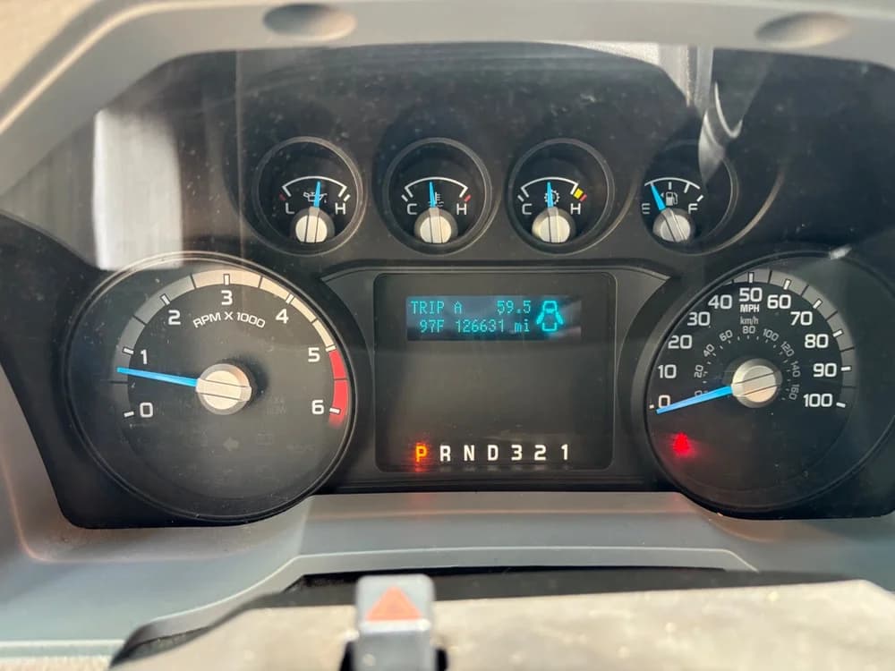 2 AVAILABLE 2011 Ford F-550 32 PASS - Image 15