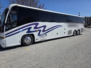 2006 MCI J4500 bus