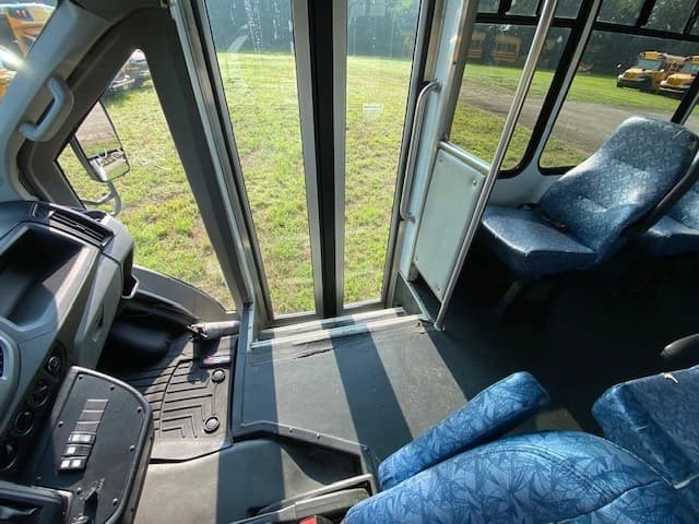2018 Ford Starcraft Shuttle Bus - Image 3