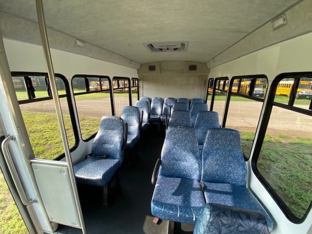 2018 Ford Starcraft Shuttle Bus - Image 4