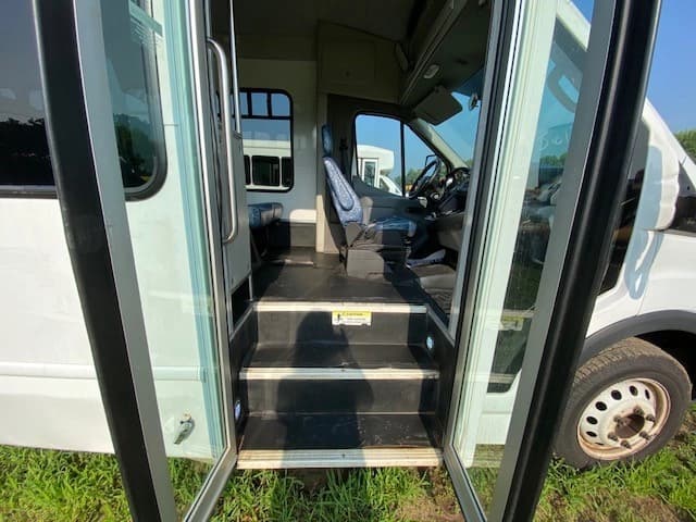 2018 Ford Starcraft Shuttle Bus - Image 5