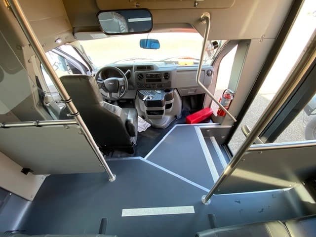2025 Ford E450 Super Duty ADA Shuttle Bus - Image 4