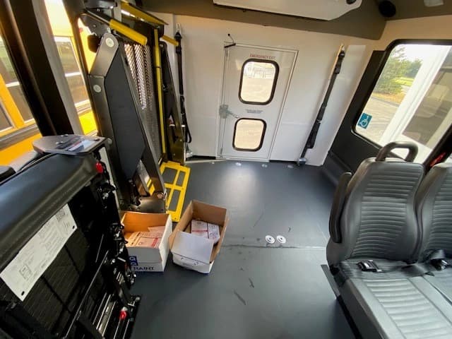 2025 Ford E450 Super Duty ADA Shuttle Bus - Image 5