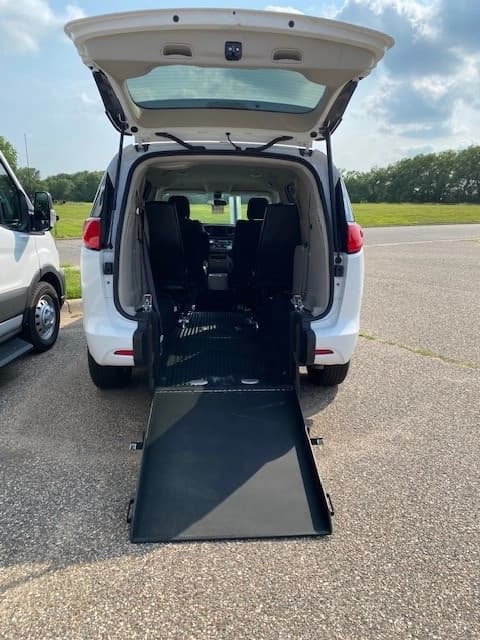 2022 Chrysler Voyager w/Lift - MPV Van - Image 5