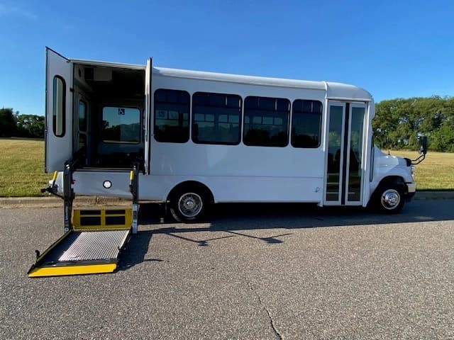 2024 Ford E450 Starcraft Allstar Shuttle - Image 1