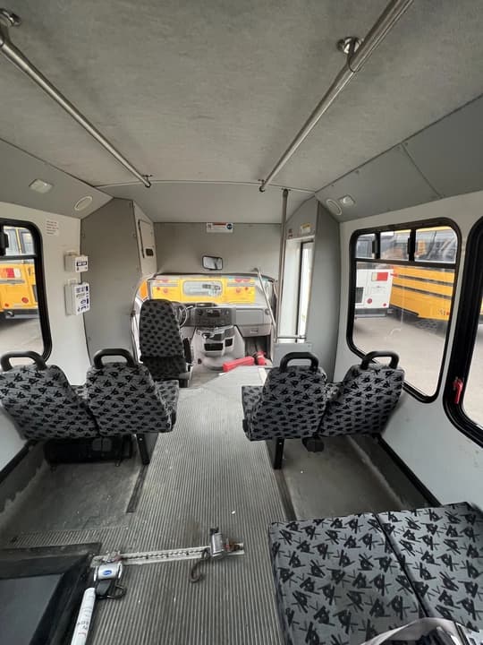 2014 Ford E350 Goshen ADA Shuttle Bus - Image 3
