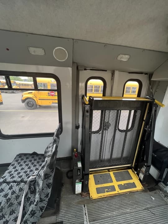 2014 Ford E350 Goshen ADA Shuttle Bus - Image 4