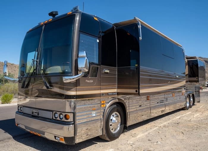 2005 Prevost Liberty Elegant Lady XLII Motorcoach - Image 7