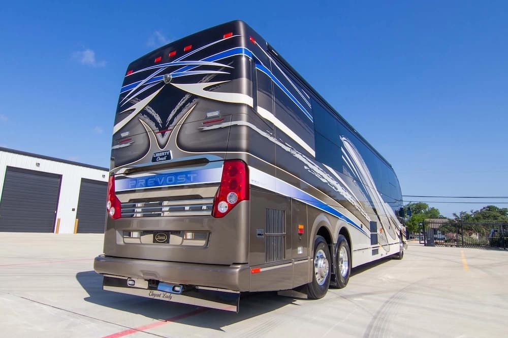 2016 Prevost Liberty Elegant Lady H3-45 Motorcoach - Image 2