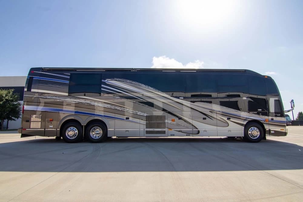 2016 Prevost Liberty Elegant Lady H3-45 Motorcoach - Image 24
