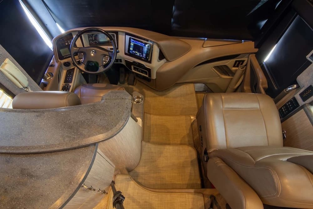2016 Prevost Liberty Elegant Lady H3-45 Motorcoach - Image 30