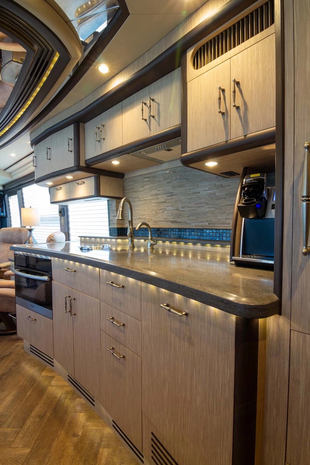 2016 Prevost Liberty Elegant Lady H3-45 Motorcoach - Image 46