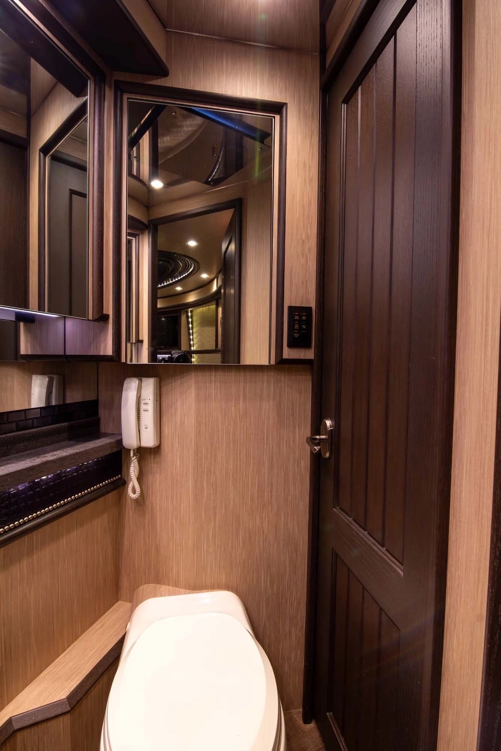 2016 Prevost Liberty Elegant Lady H3-45 Motorcoach - Image 50
