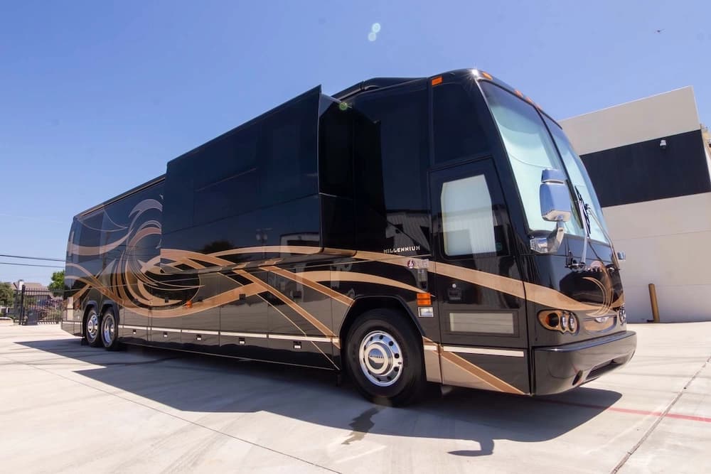 2010 Prevost Millennium H3-45 Motorcoach - Image 13
