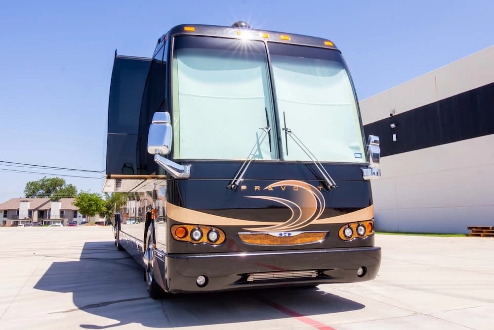 2010 Prevost Millennium H3-45 Motorcoach - Image 14