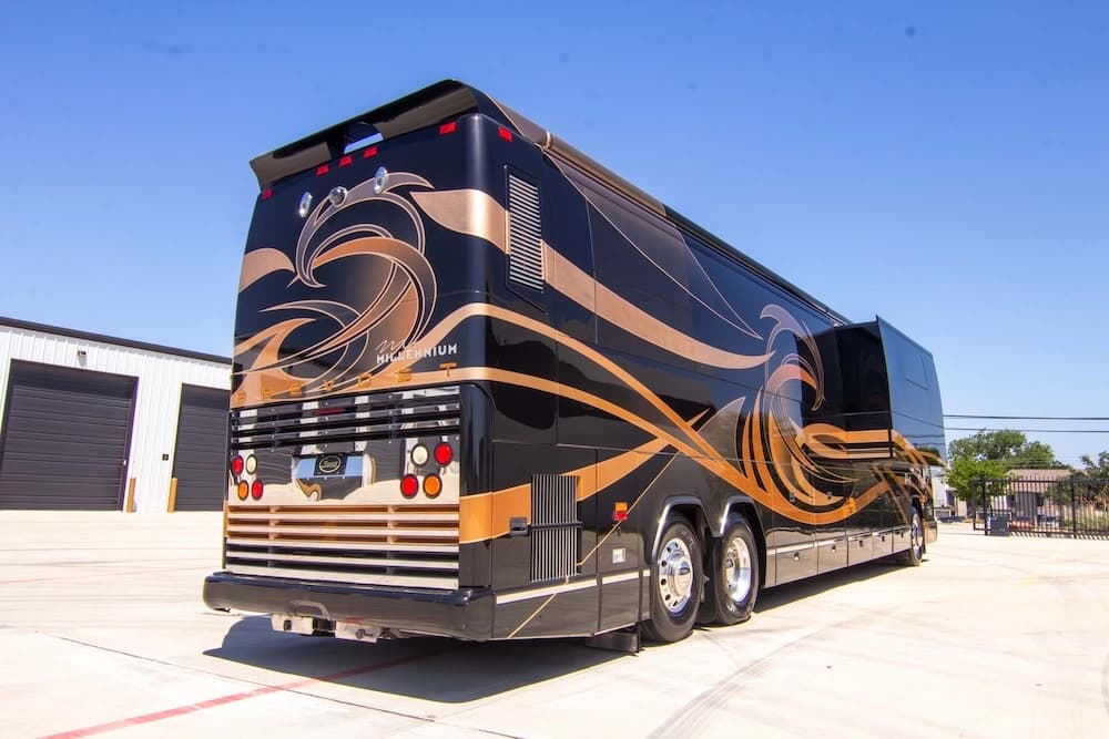 2010 Prevost Millennium H3-45 Motorcoach - Image 16