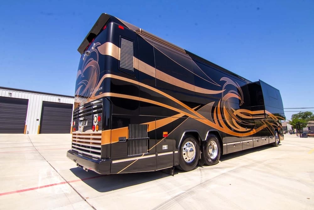 2010 Prevost Millennium H3-45 Motorcoach - Image 17