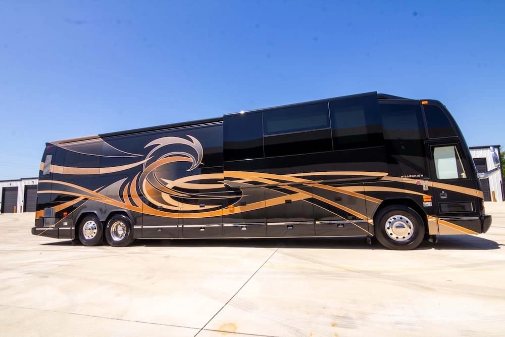2010 Prevost Millennium H3-45 Motorcoach - Image 20