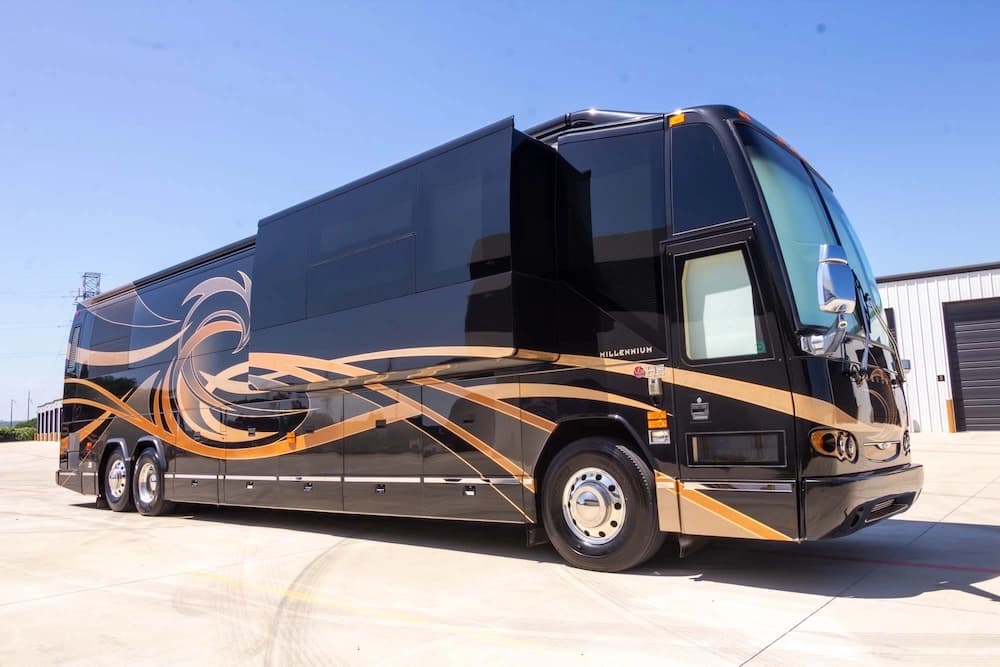 2010 Prevost Millennium H3-45 Motorcoach - Image 22