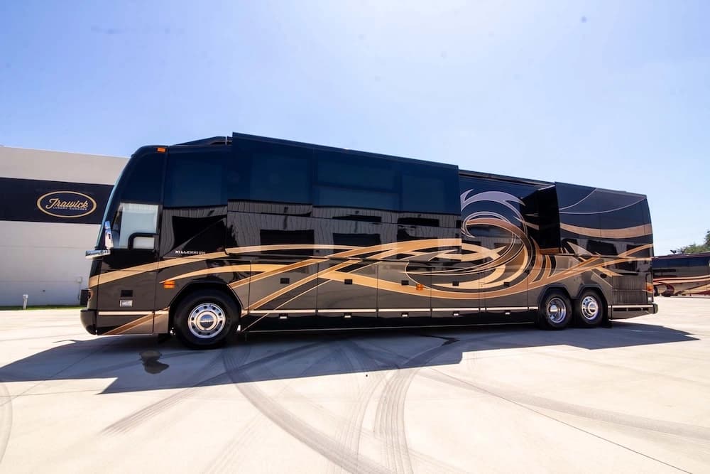 2010 Prevost Millennium H3-45 Motorcoach - Image 26